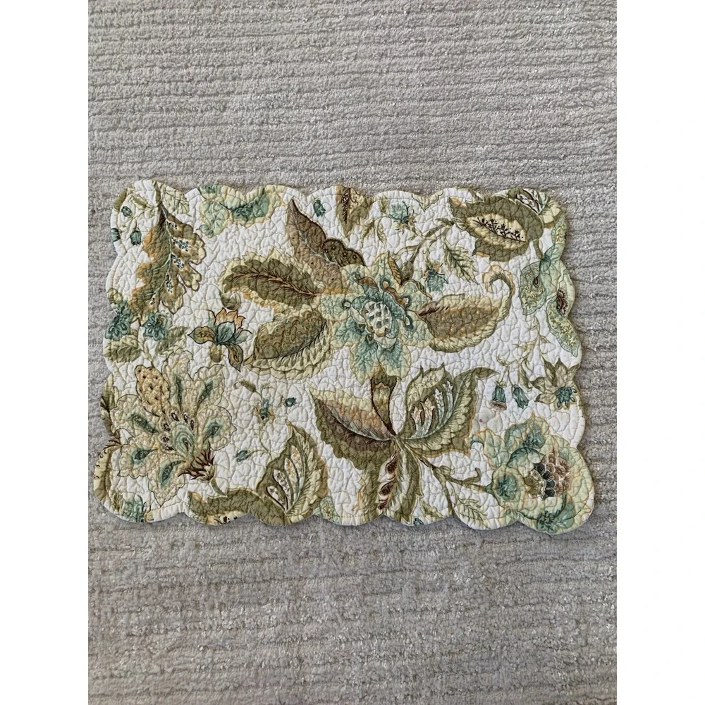 C&F Enterprises Cotton Placemats Set 6 Scalloped Quilted Floral Reversible